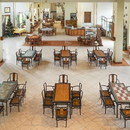 Front One Resort Indraloka Temanggung מראה חיצוני תמונה