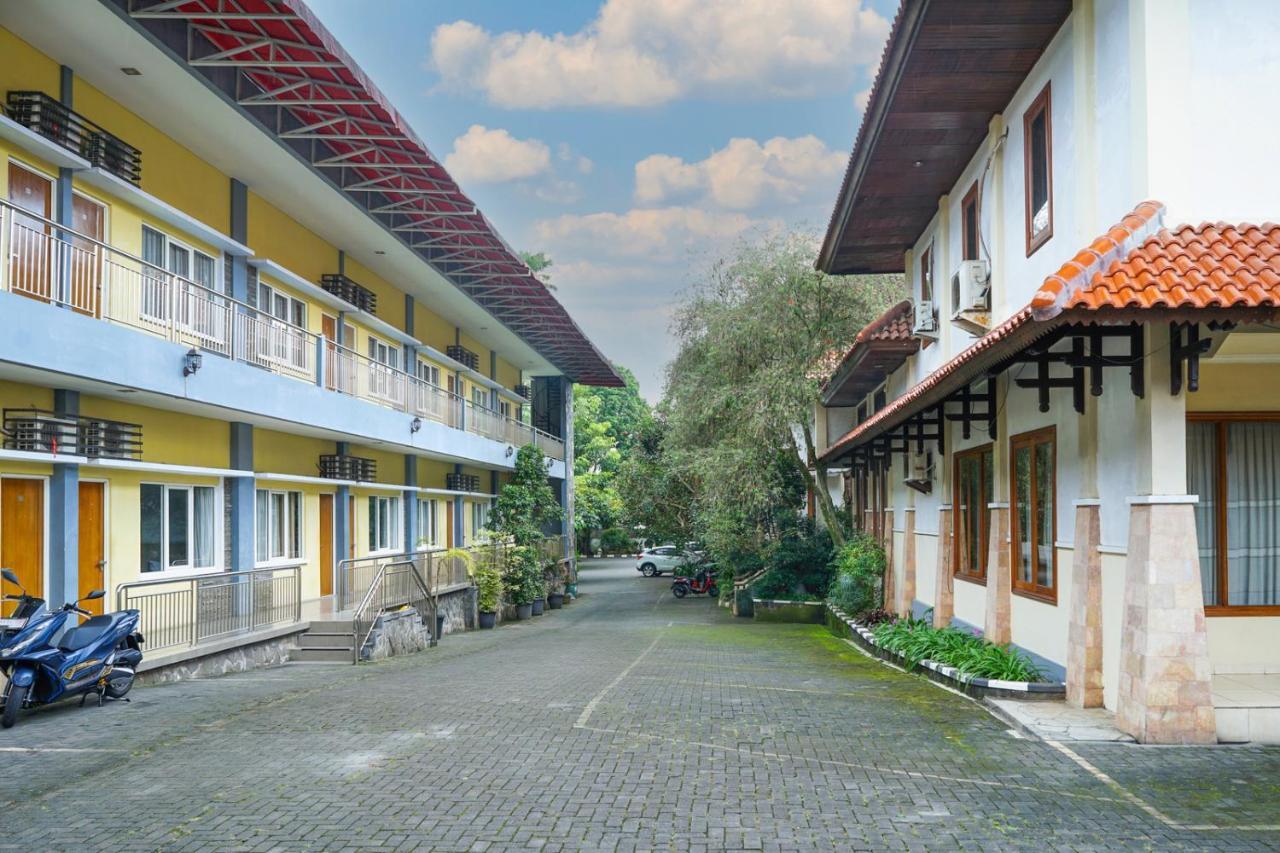 Front One Resort Indraloka Temanggung מראה חיצוני תמונה
