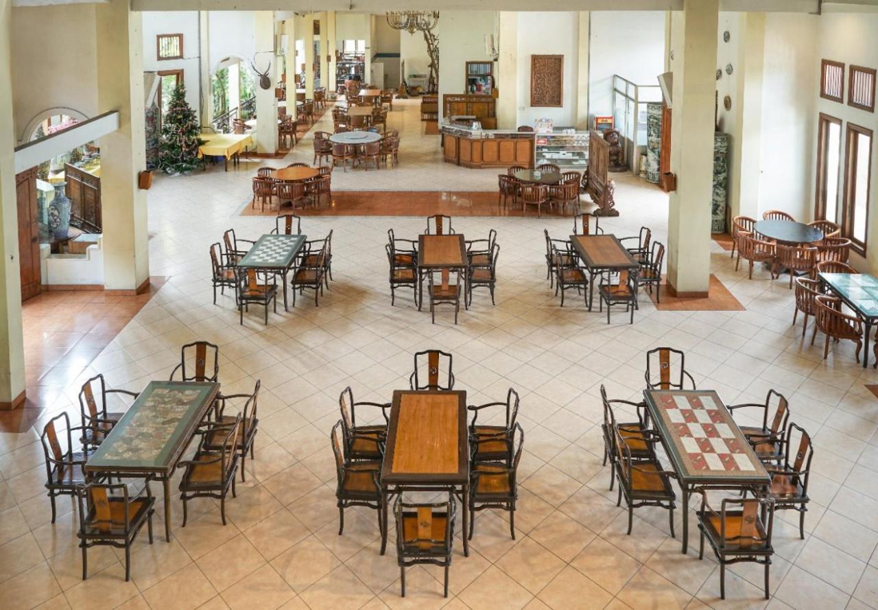 Front One Resort Indraloka Temanggung מראה חיצוני תמונה